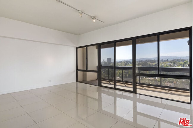 Photo - 10445 Wilshire Blvd Unidad 905