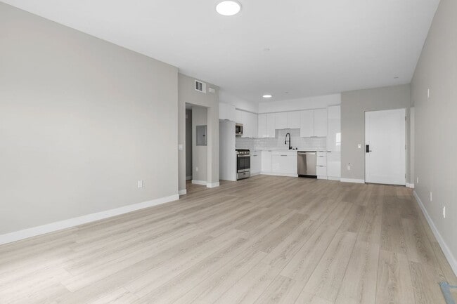 Photo - 12714 S Figueroa St