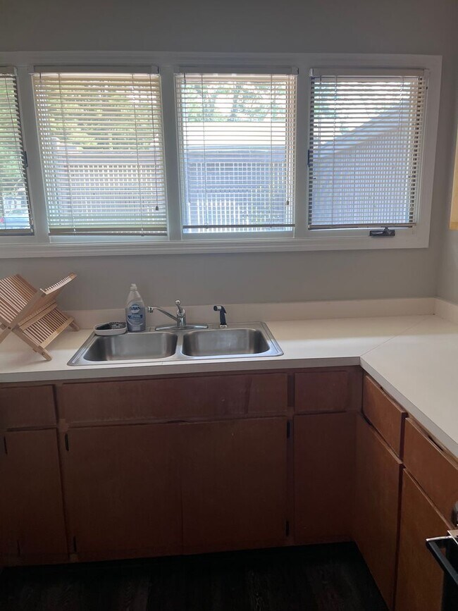 Photo - 1503 Sherbrooke Cir