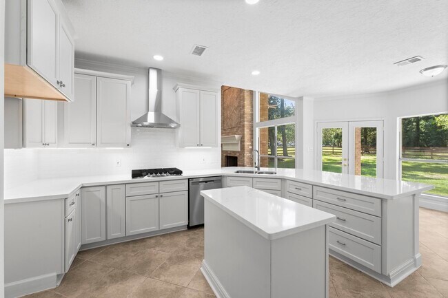 Photo - 15456 Pin Oak Dr