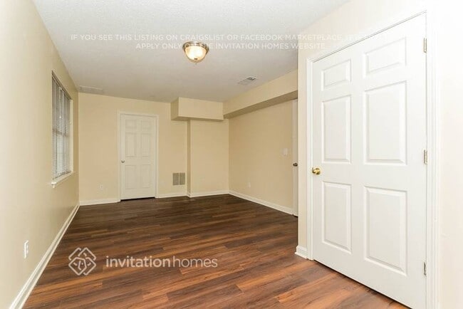 Photo - 1131 Collyns Ct