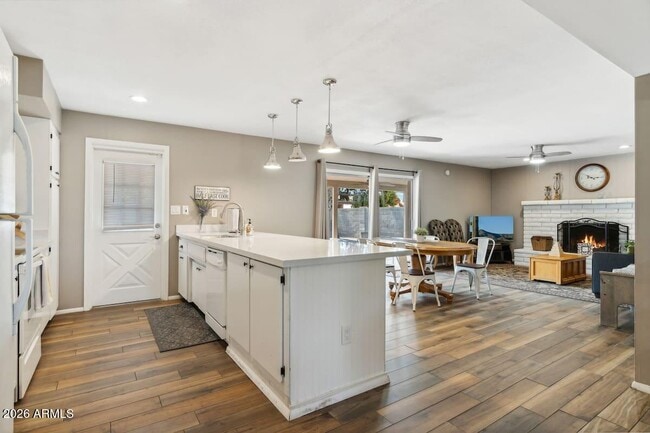 Photo - 3209 S Los Feliz Dr