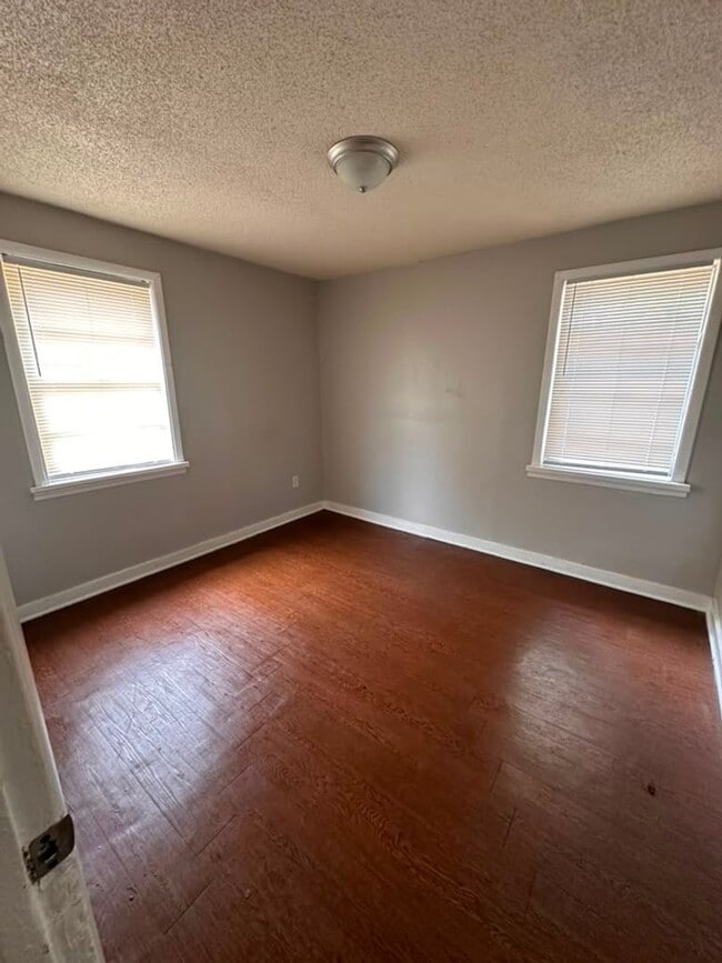 Photo - 2108 Curry Ave