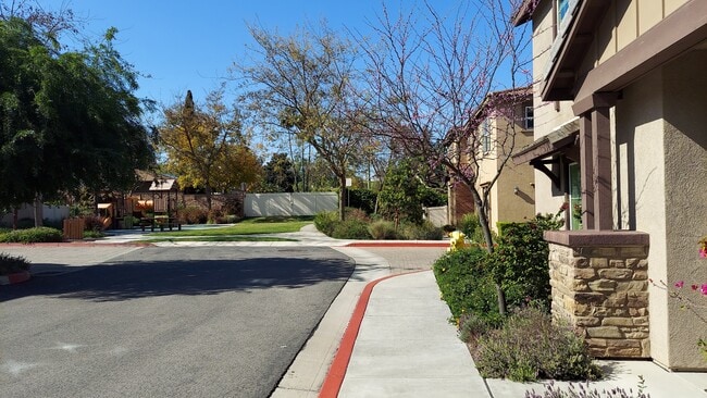 Photo - 561 Moonlight Dr