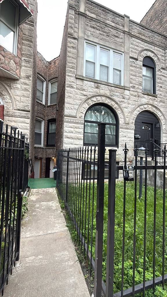 Photo - 3261 W Fulton Blvd