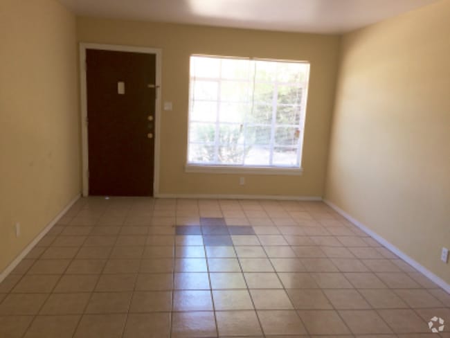 Building Photo - 1200 N Ochoa St Rental