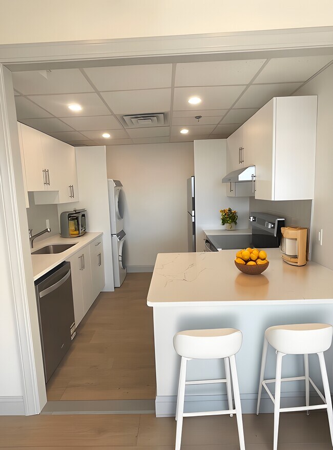 Building Photo - 623 Commonwealth Ave Unit 701-702