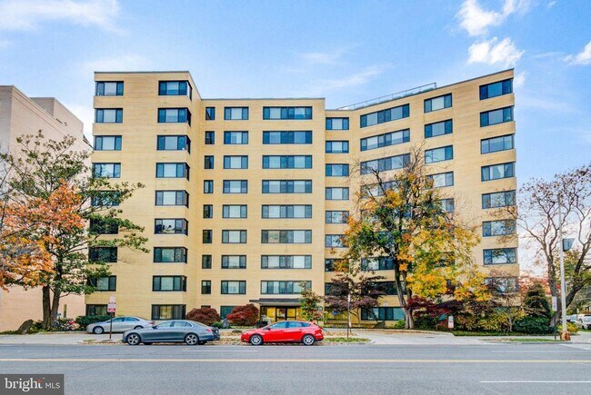 Photo - 5410 Connecticut Ave NW Unidad 604