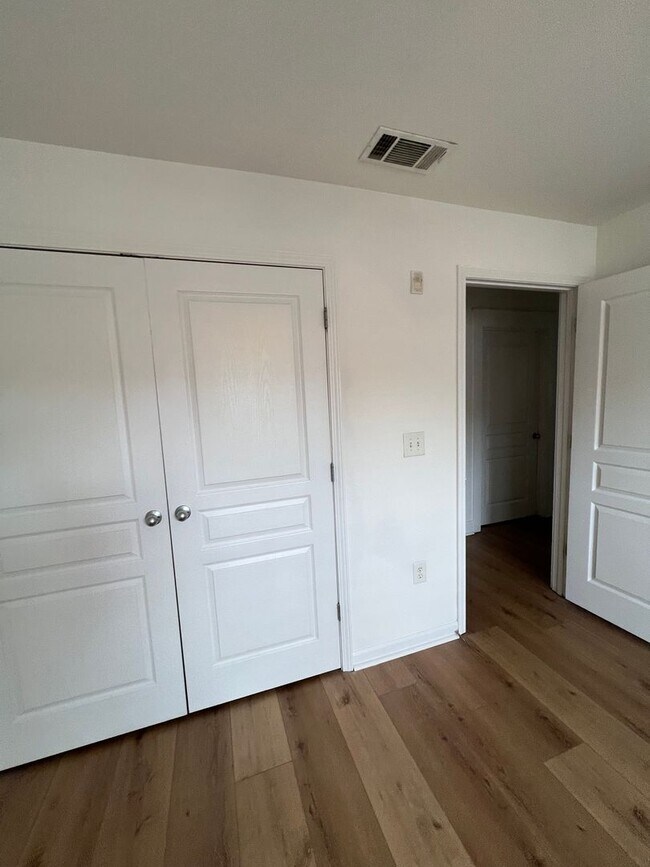 Photo - 16-1611 Summers Unidad 16-1611 - C