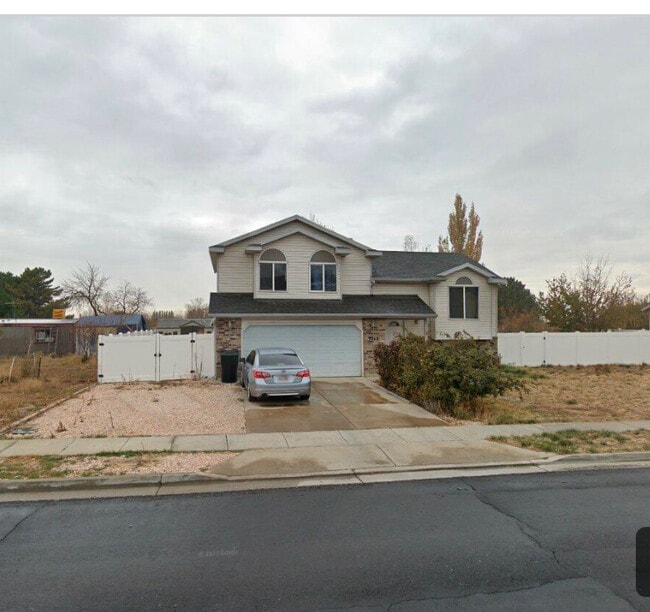 Photo - 2113 N 550 W House