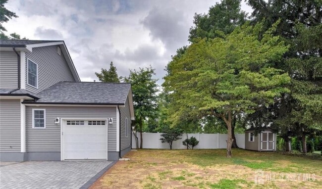 Photo - 800 Drake Ave