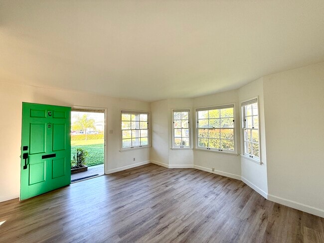 Photo - 5220 E Broadway Unidad D