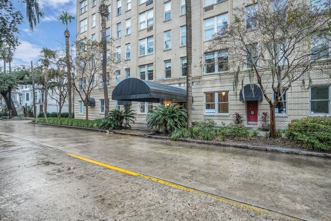 Photo - Studio off of Forsyth Park in Historic Downtown Savannah!