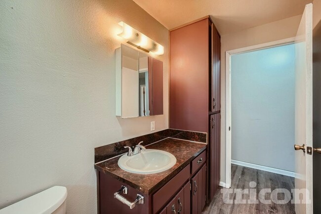 Photo - 2914 Forest Rim Ct S