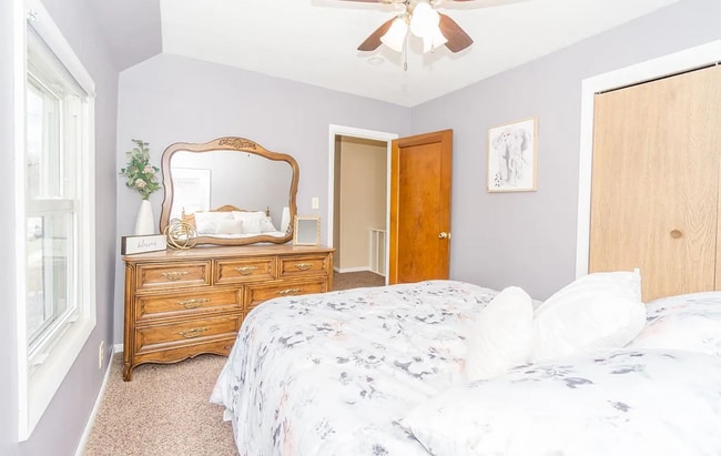 Cama 2 - 108 5th St NE