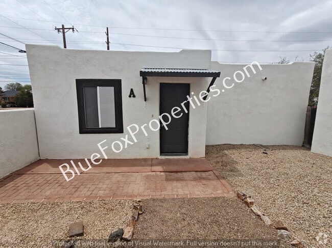 Building Photo - 3401 E Bermuda St Rental
