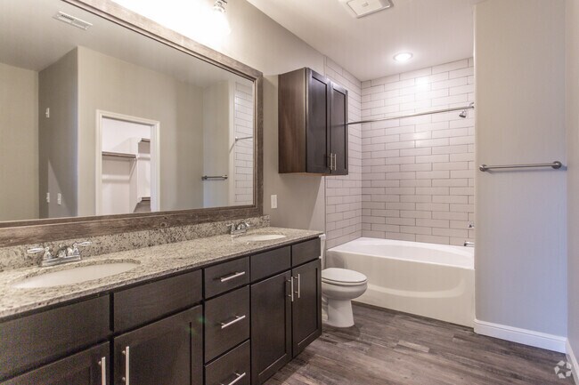 2 Br, 2 Ba - 1291 SF