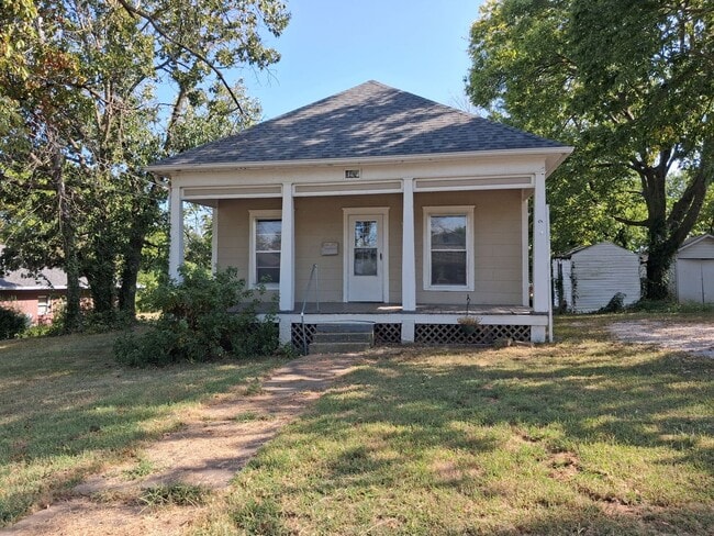 Photo - 422 E Sycamore St