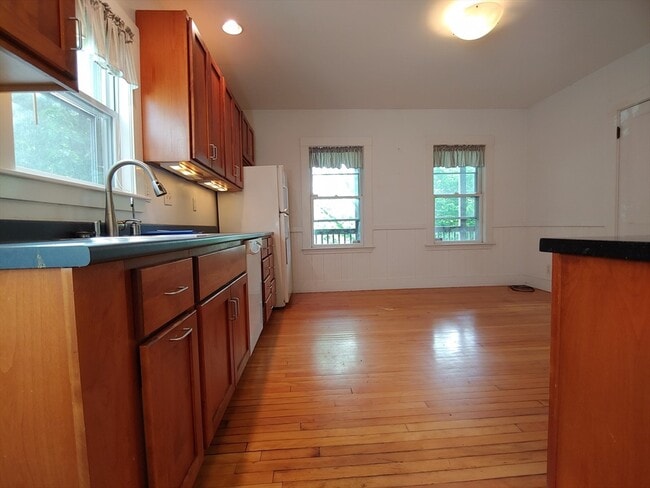 Photo - 76 Wenham St
