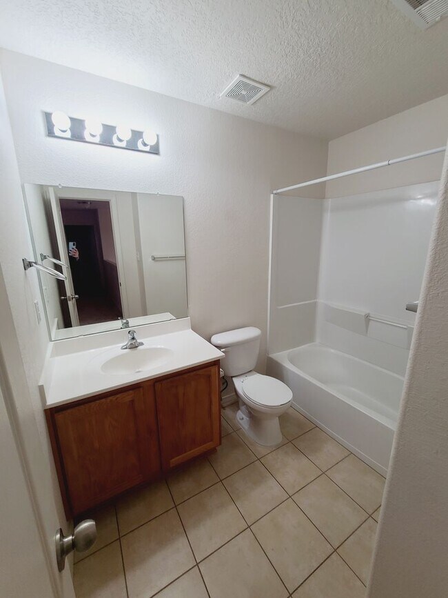 Photo - 4 bedroom 2.5 bath home