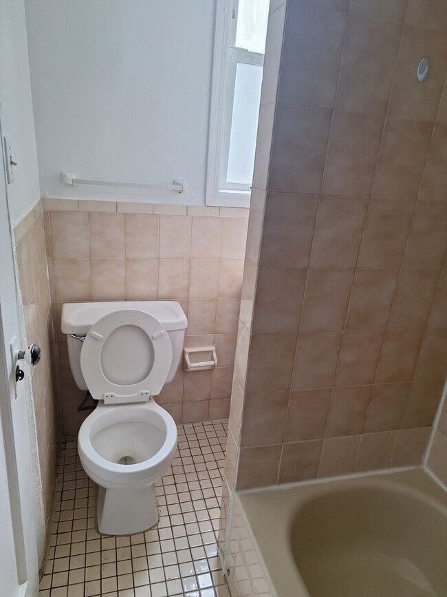 Photo - 3814 111th St Unit 1F
