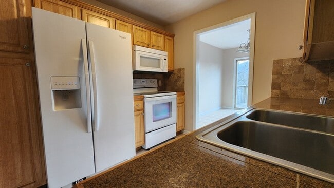 Photo - Spacious Condo For Lease Unit A