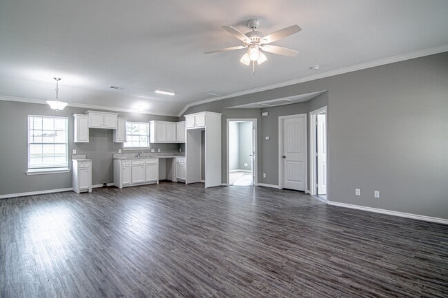 Photo - 100 Shorewood Dr