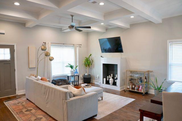 Photo - 1005 Birch St SW