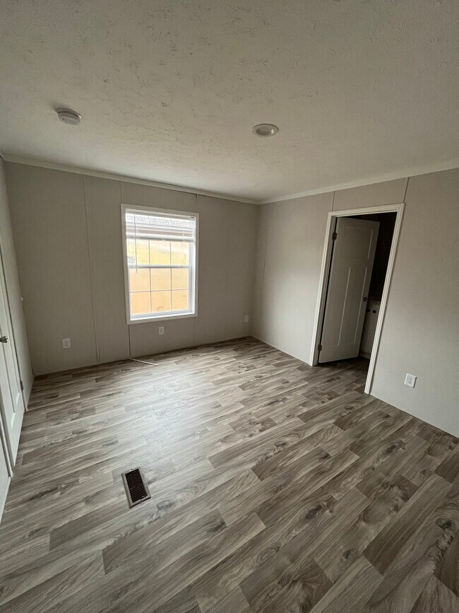 Photo - 205 Mountain Village Cir