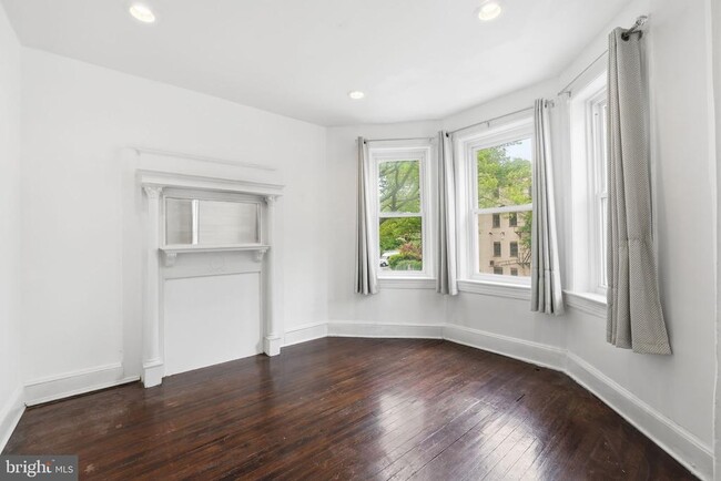 Building Photo - 2711 11th St NW