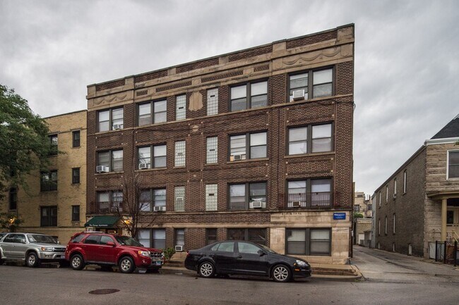 Building Photo - 1034 W George St Unit J09W