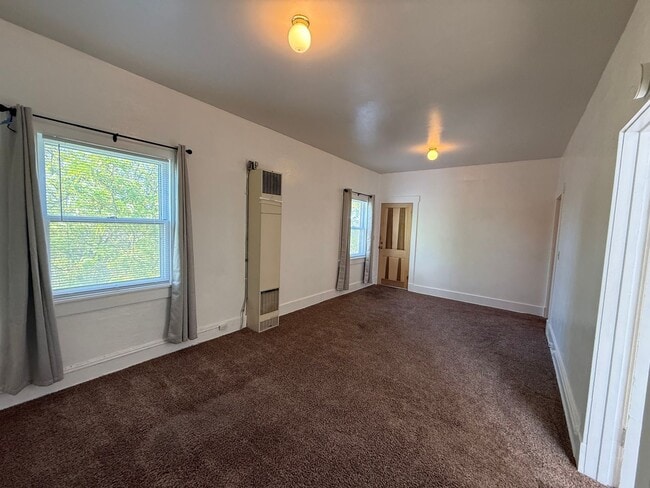 Photo - 101 E 19th St Unit 101 E 19th St Apt 4