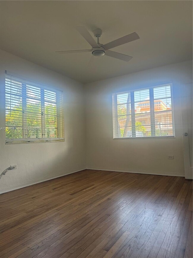 Building Photo - 23 Majorca Ave Unit 1