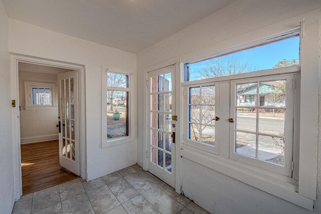 Photo - 720 Marquette Ave NW