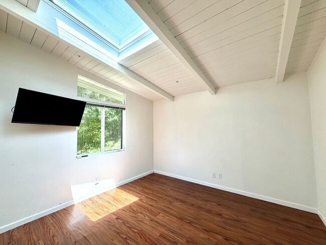 Photo - Mid Century Modern 2 bdrm 1 bath
