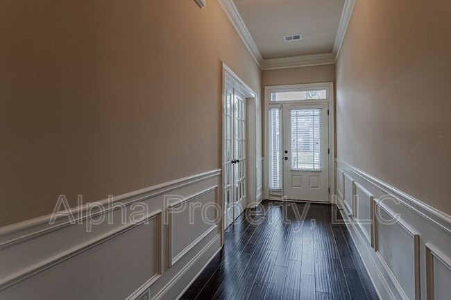 Photo - 208 Meritta Trail