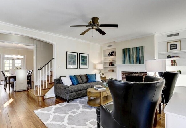 Photo - 1500 44th St NW