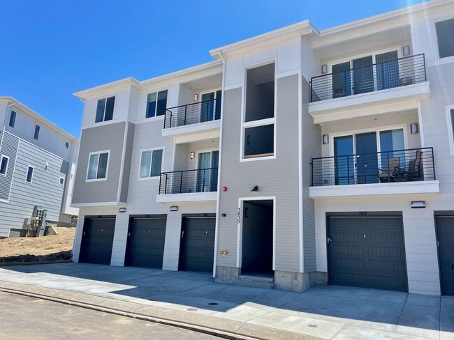 MODERN LUXURY 2BD/2BA/2CAR CONDO in Briargate - MODERN LUXURY 2BD/2BA/2CAR CONDO in Briargate Unidad 104