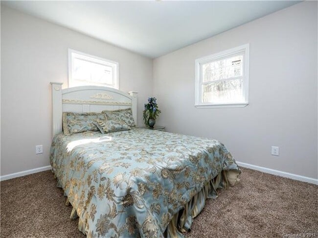 Photo - 305 S Spargo St