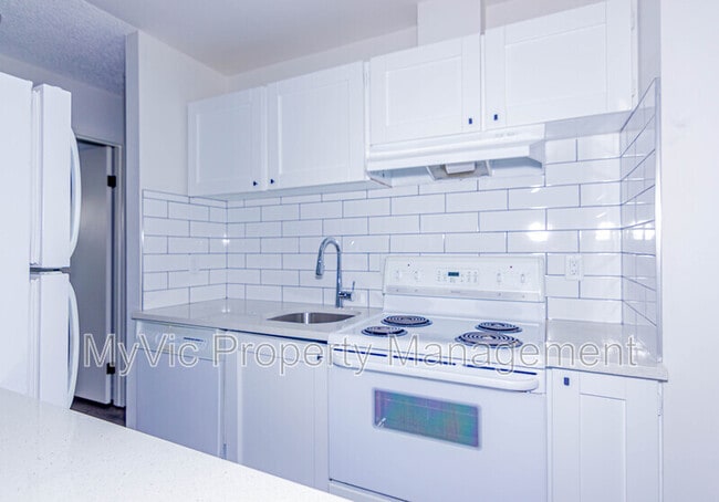 Photo - 3007-3035 35 St NW Unit One-Bedroom