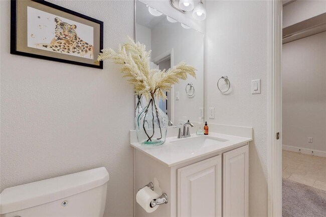 Photo - 537 Val Verde St