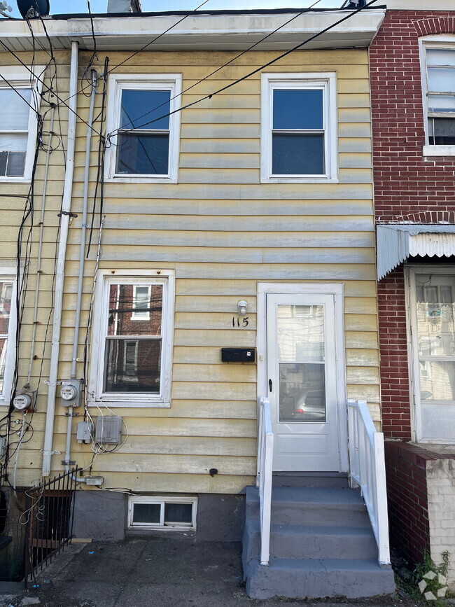 Building Photo - 115 Hancock St Rental