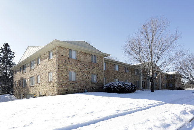 Building Photo - Maple Commons Apartments