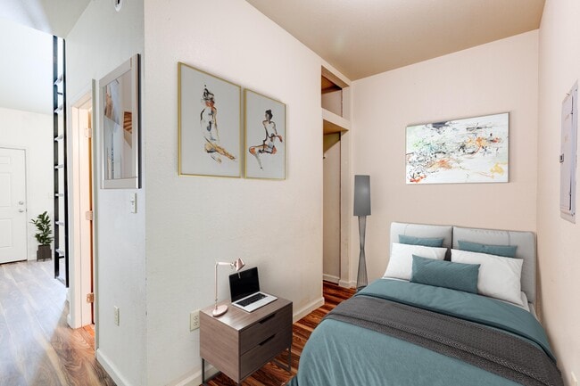 Photo - Cairo 815 E & 817 E