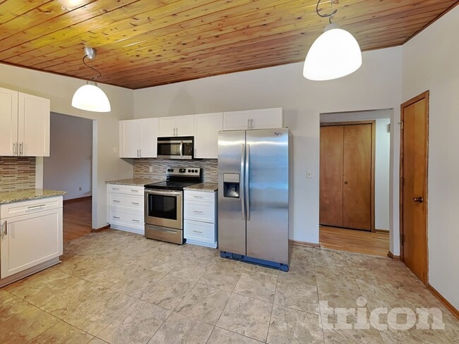 Photo - 9241 34th Ave N