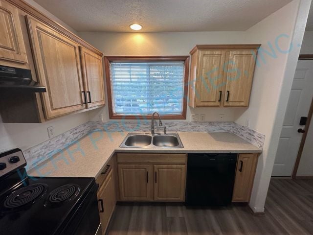 Photo - 714 SE Palmblad Pl