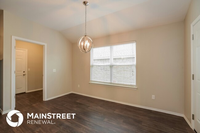 Photo - 4405 Windgate W Rd