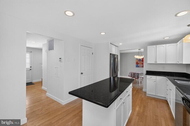 Photo - 4009 Shallow Brook Ln