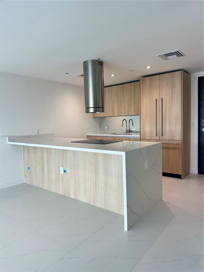 Photo - 9901 E Bay Harbor Dr Unidad 505