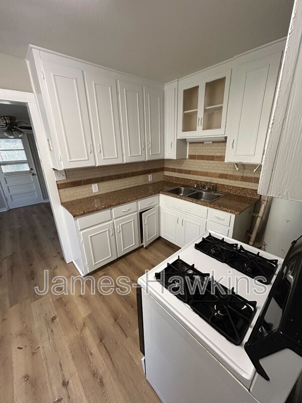 Photo - 1723 Crouson St